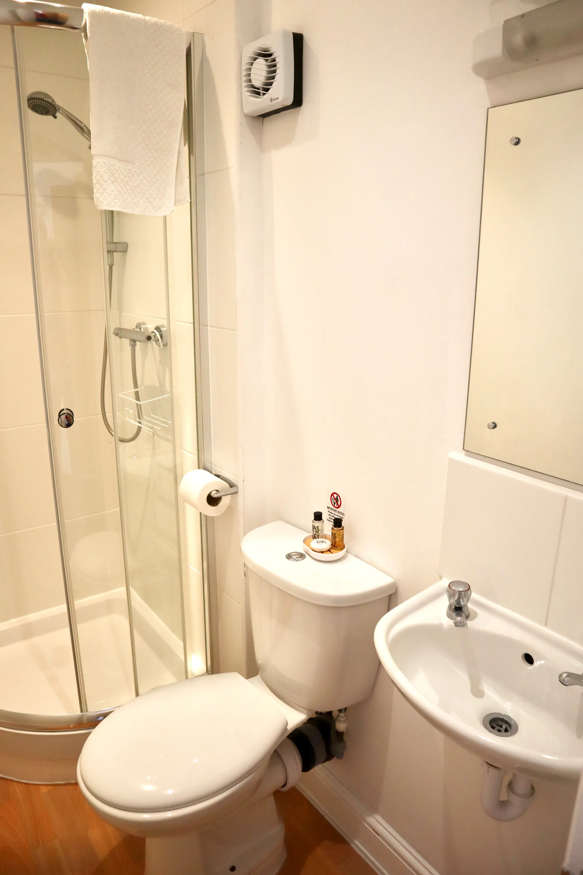 Room 1 – Deluxe Double