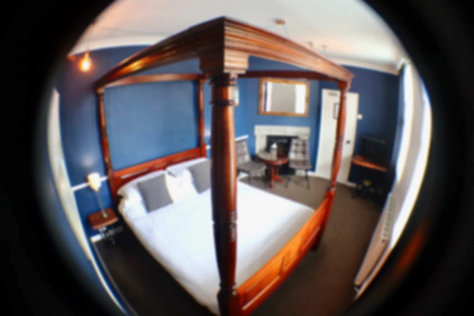 Room 2, Four Poster Room