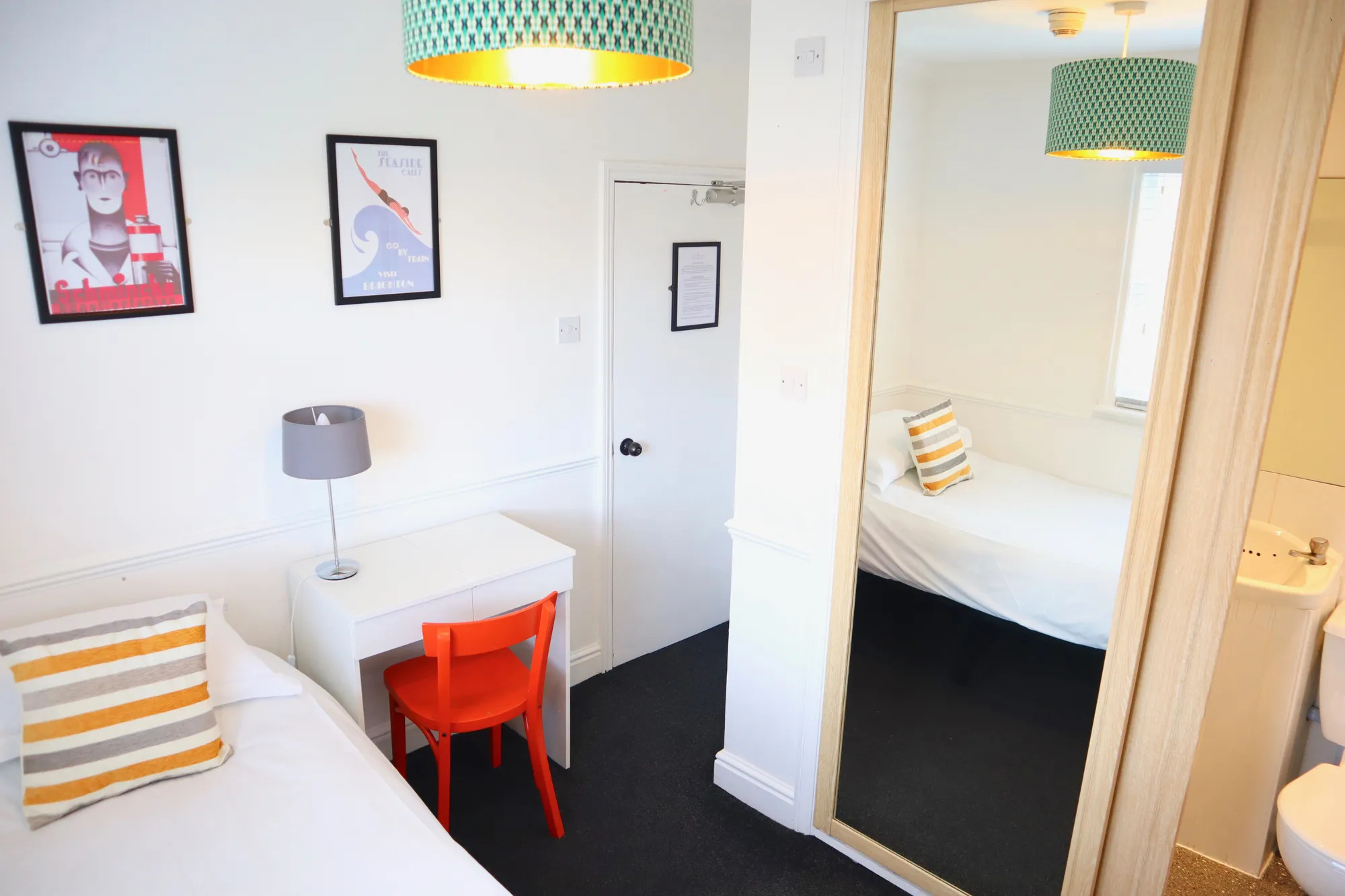 Room 7, Small Single